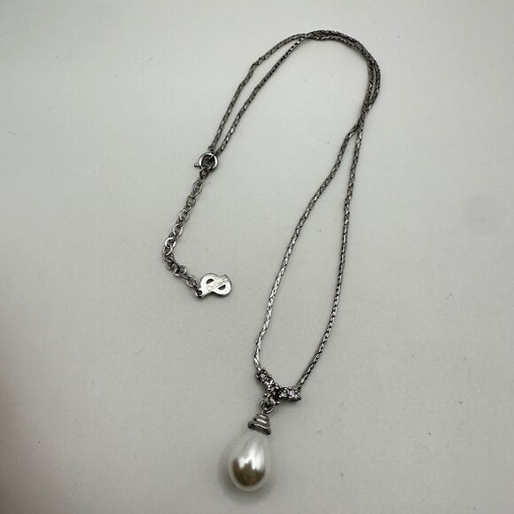 Vintage Christian Dior Faux Pearl and rhinestone drop necklace in silver tone! - Picture 7 of 16